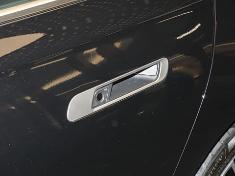 2026�� 740Li ������ M�˶���װ