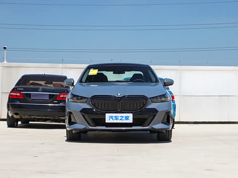 2026�� �Ŀ� 525Li M�˶���װ