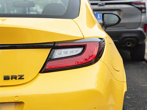 2026�� 2.4L �Զ���â������