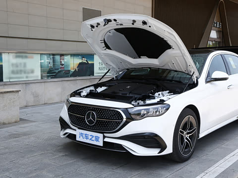 2026�� �Ŀ� E 300 L �����˶���