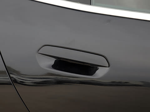 2026�� �Ŀ� 525Li ������װ