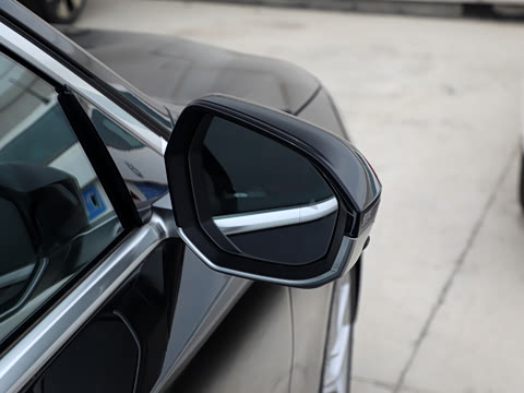 2026�� �Ŀ� 525Li ������װ
