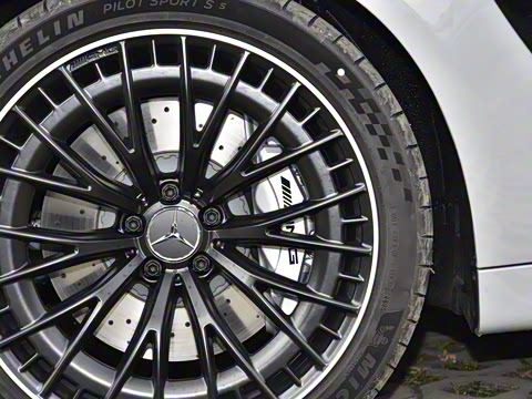 2025 Ŀ AMG CLE 53 4MATIC+ ܳ