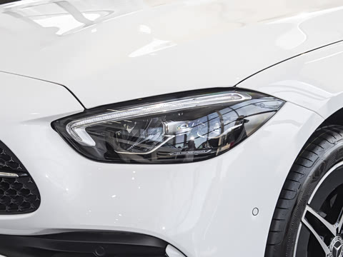 2026�� C 260 L �ҹ�˶���