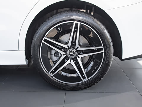 2026�� C 260 L �ҹ�˶���