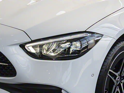 2026�� C 260 L �ҹ�˶���