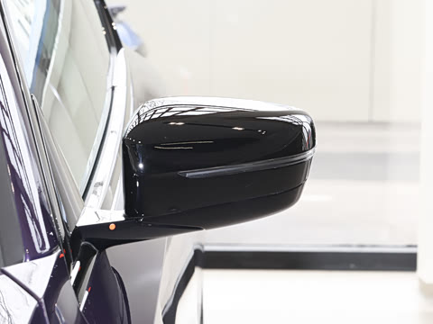 2026�� 225i M�˶���ҹ��װ