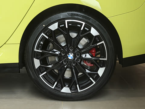 2026�� M235L