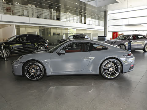 2026�� Carrera 3.0T