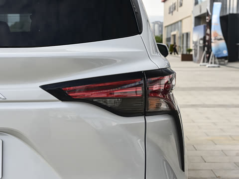 2027�� 2.5L ˫������������