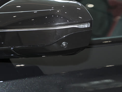 2026�� �Ŀ� 530Li xDrive M�˶���װ