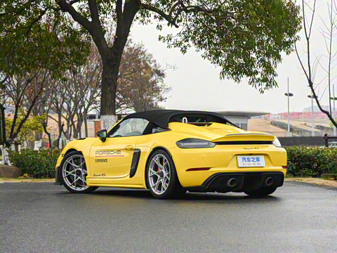 2023�� Spyder RS 4.0L