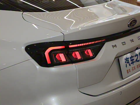 2025�� 2.0T EcoBoost ������