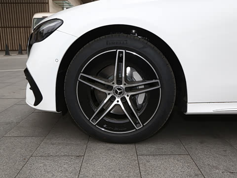 2026�� E 300 L �����˶���