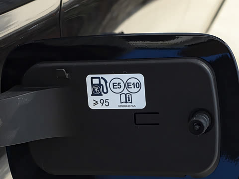 2027�� 2.0T ˫������������