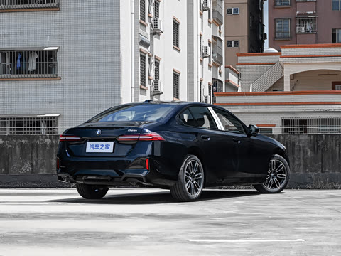 2026�� 525i M�˶���װ