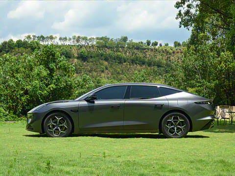 2025�� 240����Ultra