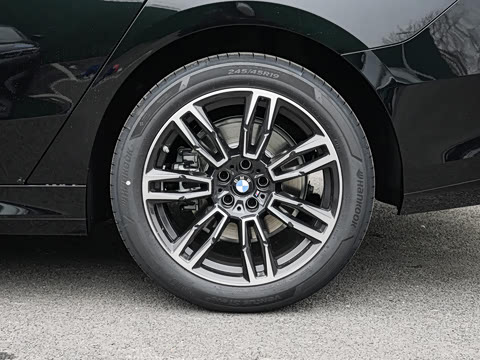 2026�� �Ŀ� 525Li M�˶���װ