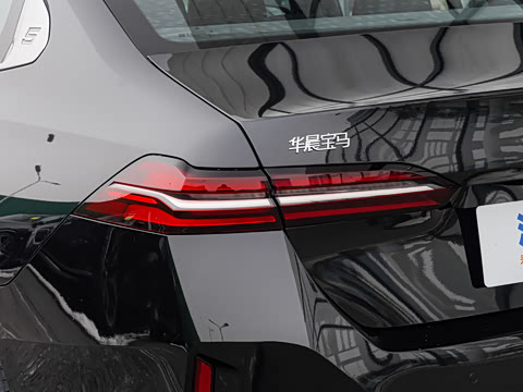 2026�� �Ŀ� 530Li ������ M�˶���װ