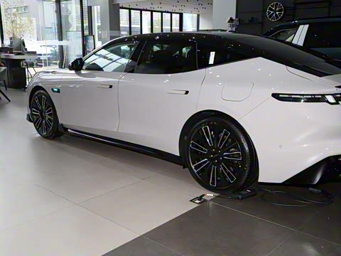 2025�� 240����Ultra