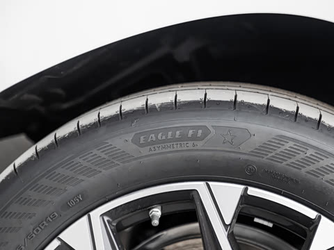 2026�� xDrive25L M�˶���ҹ��װ