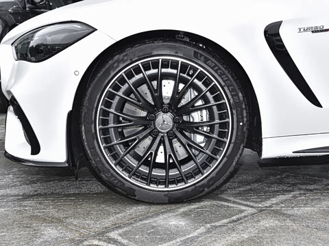 2025 Ŀ AMG CLE 53 4MATIC+ ܳ