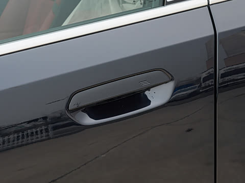 2026�� �Ŀ� 525Li M�˶���װ