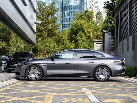 2025�� ������