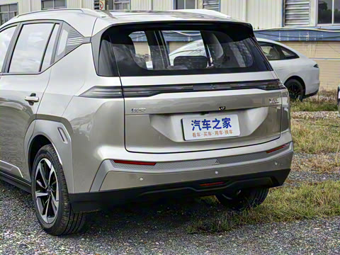 2025�� Plus 610 ������