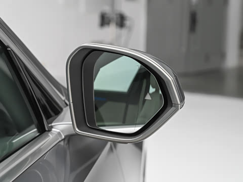 2027�� 740L �����
