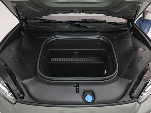 2026�� Cayenne Coup�� Turbo Electric