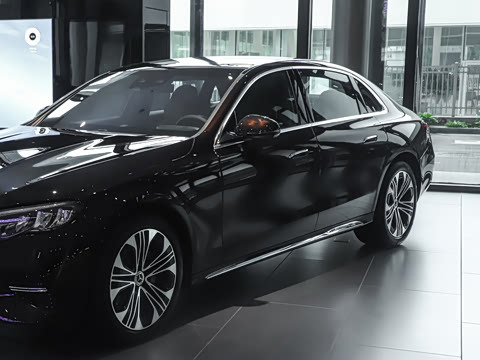 2026�� �Ŀ� E 300 L ������