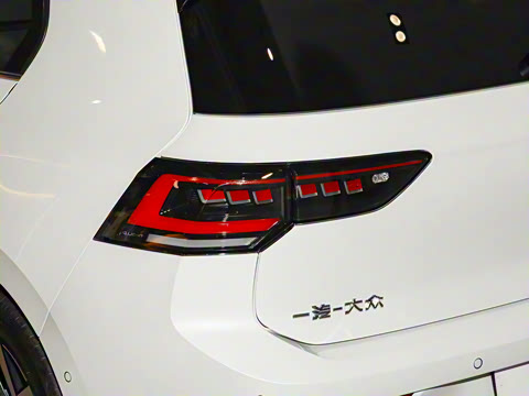 2025�� �Ŀ�� 300TSI R-Line