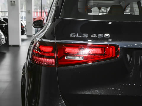 2026�� GLS 450 4MATIC �����