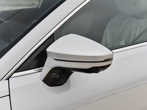 2026�� 225km EM-i Զ�����ǺӰ�