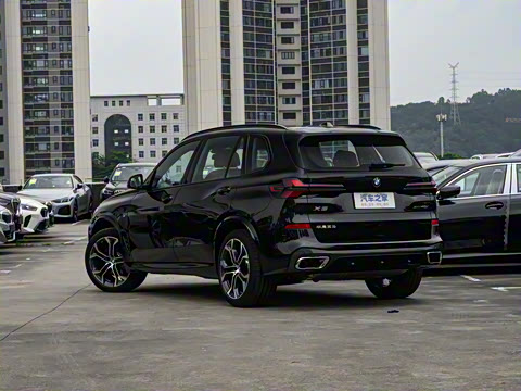 2025�� xDrive 40Li ������M�˶���ҹ��װ