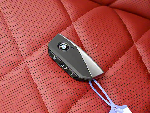 2025�� xDrive 40Li ������M�˶���ҹ��װ