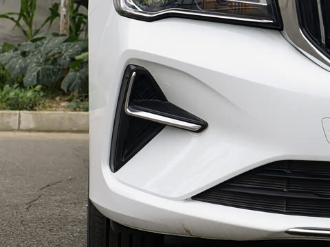 2027�� ���� 1.5L CVT������