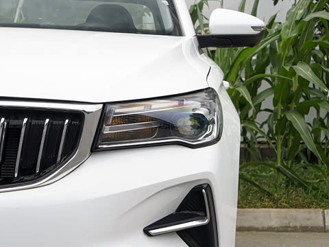 2027�� ���� 1.5L CVT������