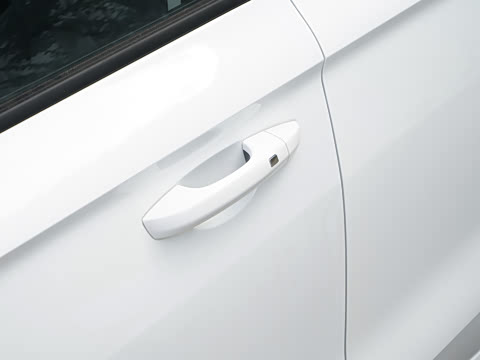 2027�� ���� 1.5L CVT������
