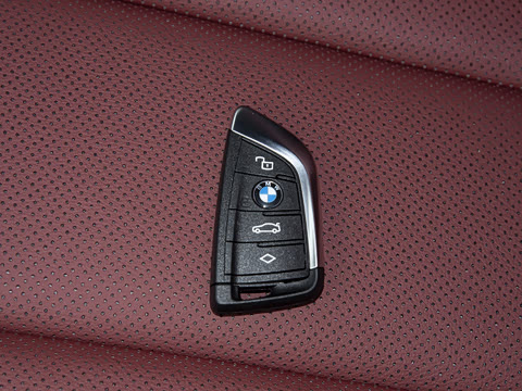 2026�� 430i M�˶���ҹ��װ