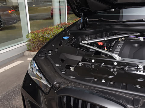 2026�� �Ŀ� xDrive 40Li ������M�˶���ҹ��װ