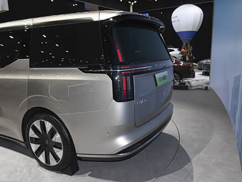 2027�� Ultra ����