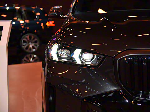 2025�� xDrive 40Li ������M�˶���ҹ��װ