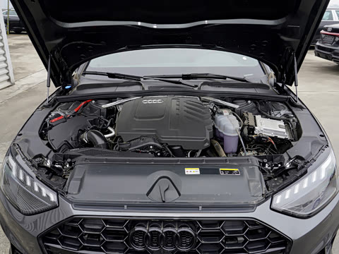 2026�� 200���������� 40 TFSI ���������� B&O ��ҹ��