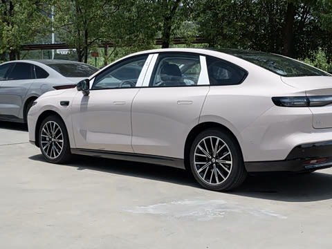 2027�� 670������