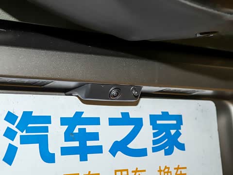 2025�� 90 3.0T P400 X-Dynamic HSE