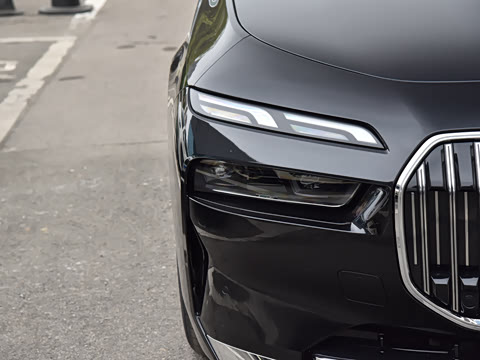 2026�� 735Li ������װ