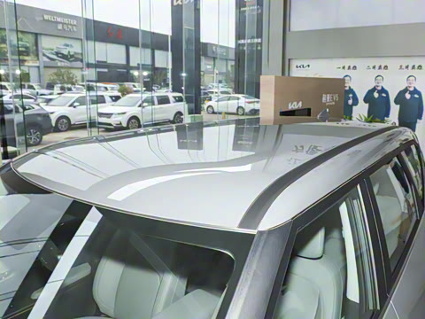 2025�� 720 Light