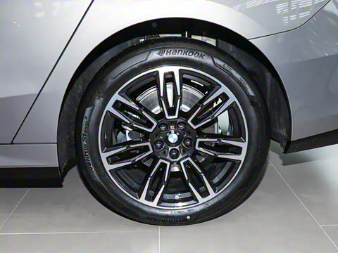 2026�� 530Li ������ M�˶���װ